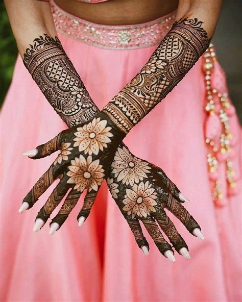 14_The Most Unique And Stunning Bridal Mehndi Designs  FinetoShine