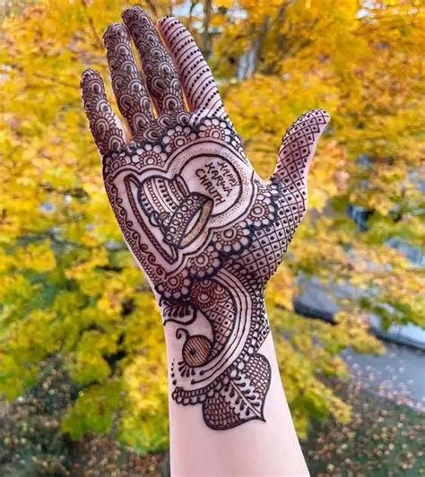 10_Karwa Chauth Mehndi Design PHOTOS