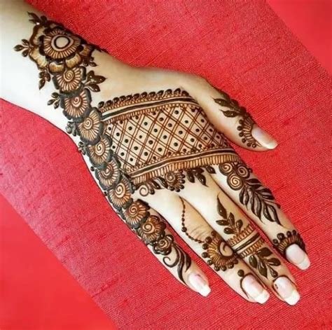 4_40 Beautiful Khafif Mehndi Designs Images 2020  SheIdeas