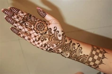 7_40 Beautiful Khafif Mehndi Designs Images 2020  SheIdeas