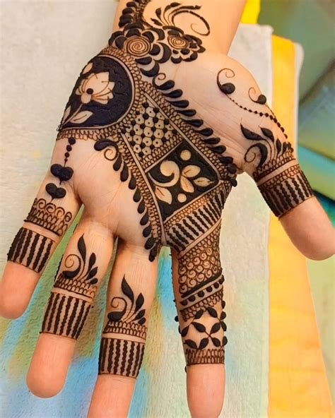 10_Karwa Chauth Mehndi Design