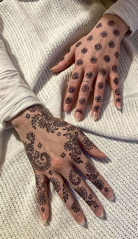 4_Best Mehndi Design Easy and Beautiful 2024  Cute Mehndi Design