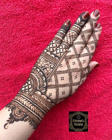 11_30 Stylish Back Hand Mehndi Design That Steal Your Heart