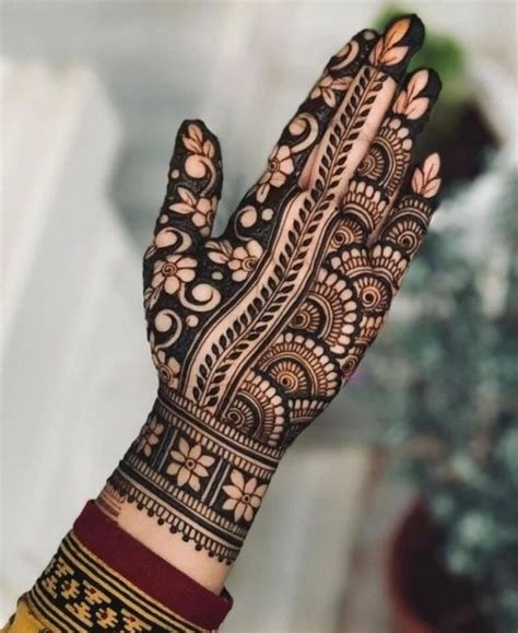 10_Find The Best New Eid Mehndi Designs 2021 At Affordable