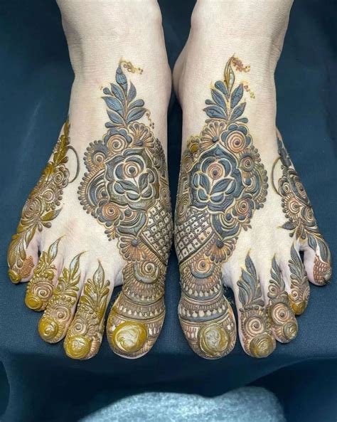 15_Simple Mehndi Designs For Kids Feet