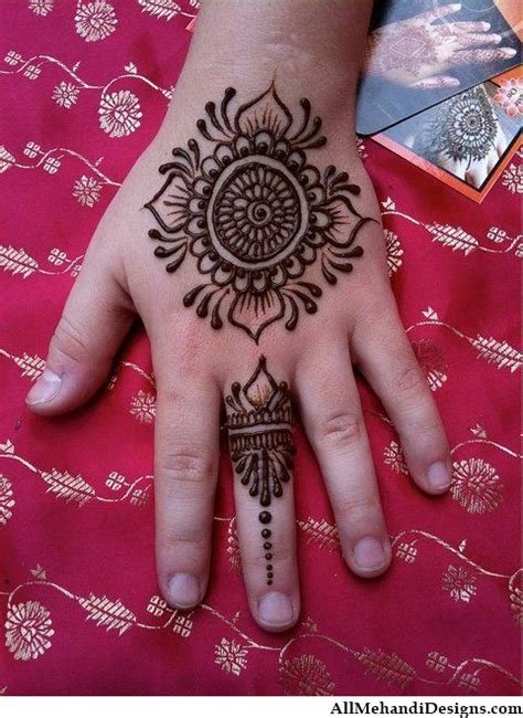 10_51 Easy  Simple Mehndi Designs for Kids