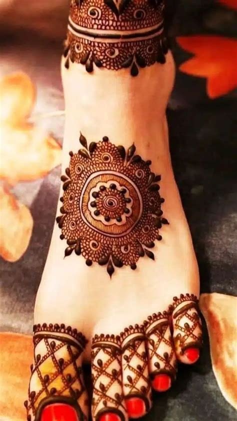 10_Latest Arabic Mehndi Designs For Legs