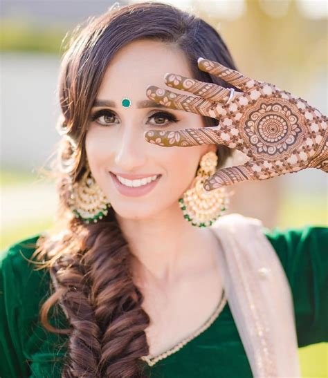 5_Round Mehndi Designs for hands You Should Definitely Try In 2020