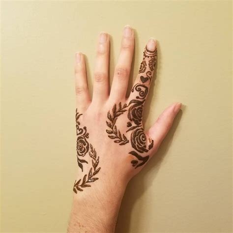 9_Simple Mehndi Designs For Left Hand Fingers  Design Talk