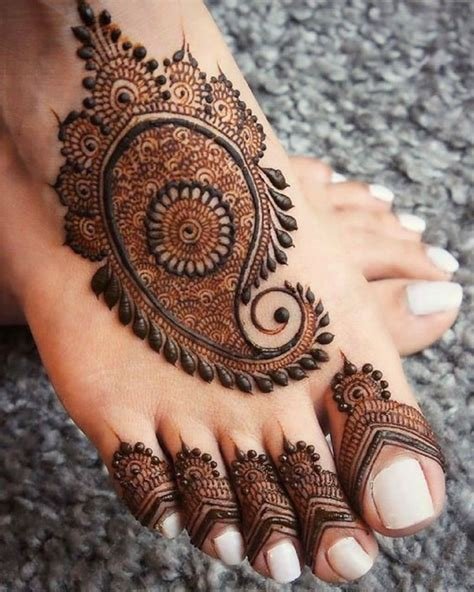7_Leg Mehndi Designs  25 Simple and Easy Leg Mehndi Designs For Women In
