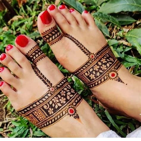 9_Leg Mehndi Designs  25 Simple and Easy Leg Mehndi Designs For Women In