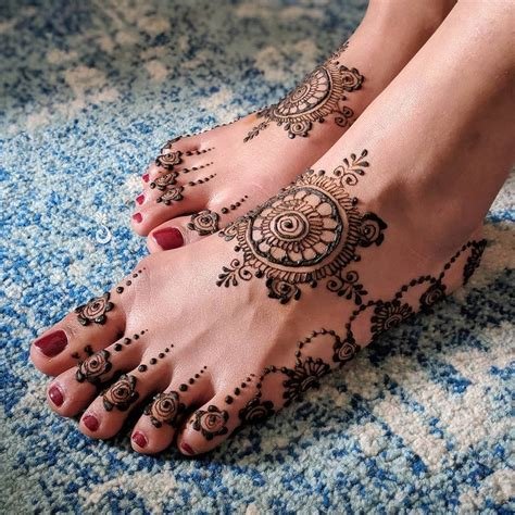 8_Stunning Collection of 999 Simple Leg Mehndi Design Images in Full 4K