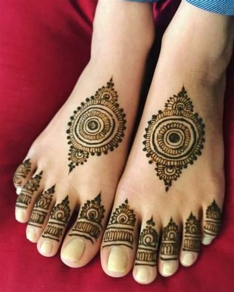 6_Top 111 Evergreen And Simple Mehndi Designs For Legs  Foot