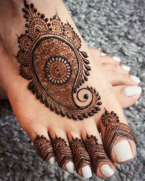 12_Leg Mehndi Designs  25 Simple and Easy Leg Mehndi Designs For Women In