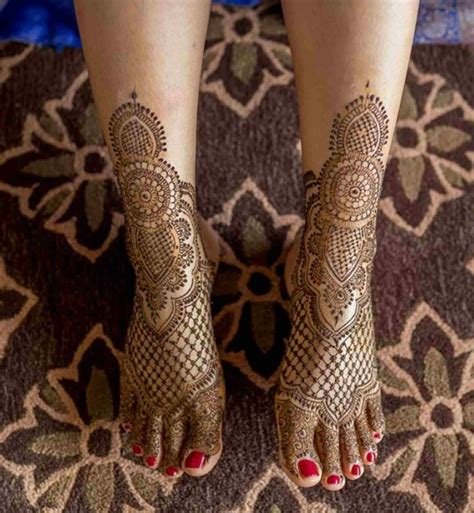 9_145 Latest  Stylish Leg Mehndi Designs