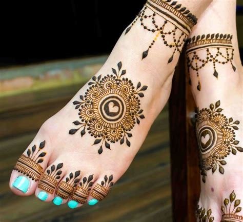 13_145 Latest  Stylish Leg Mehndi Designs