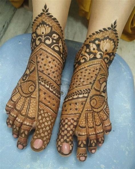 4_15 Beautiful and Easy Mehndi Designs for Leg