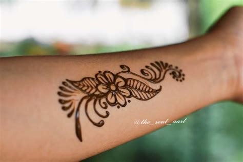 4_12 Simple Mehndi Design That Will Wow Everyone  STORYVOGUE