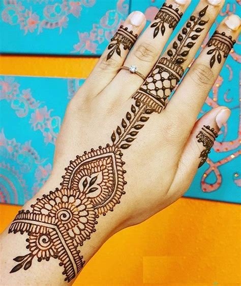 4_10 Latest Single Line Mehndi Designs with Pictures  Styles At Life