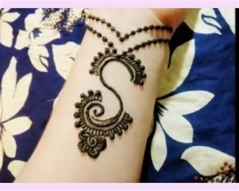 15_15 Simple S Letter Mehndi Designs You Can Try 2023