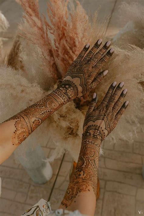 10_70 Gorgeous Back Hand Mehndi Designs That Stole Our Hearts  Pyaari