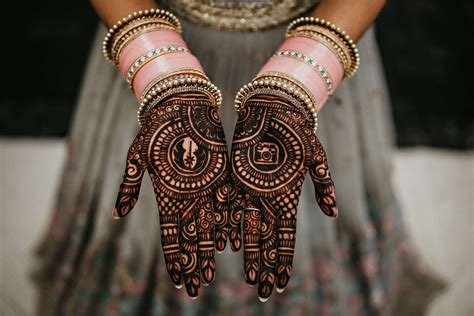 7_Bridal Mehndi Designs  9 Most Adorable Mehndi Design To Try