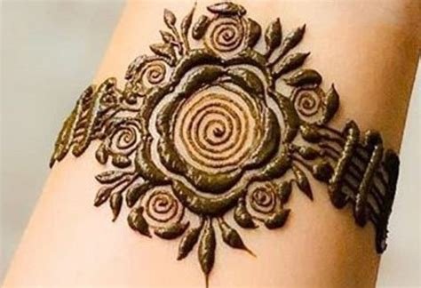 4_9 Beautifully Mesmerizing Bajuband Mehndi Designs