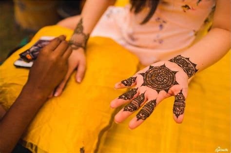 11_50 Simple Finger Mehndi Designs for Front  Back 2021 Finger Henna Ideas