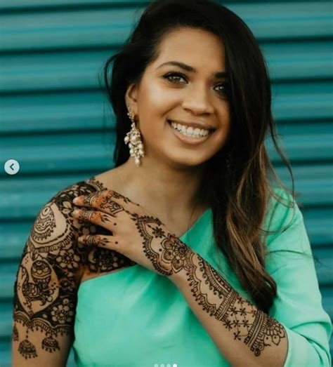 12_Blouse Mehndi Designs  Mehndi Designs That Looks Like Blouse