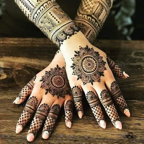 11_100 Simple And Easy Mehndi Designs For Brides 2022