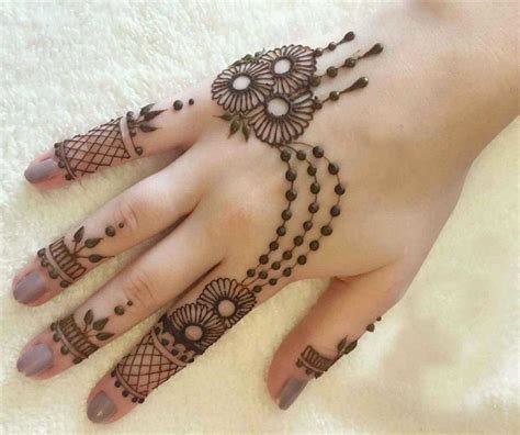 10_Unique Trendy Chain Mehndi designs  EntertainmentMesh