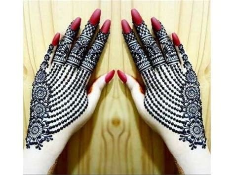 7_Unique Trendy Chain Mehndi designs  EntertainmentMesh