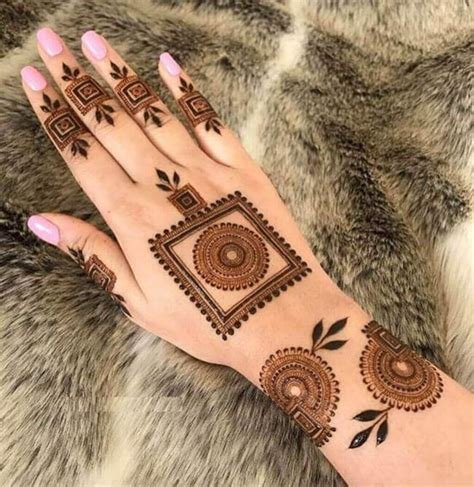 2_20 Alluring Back Hand Mehndi Designs to Try  Fashionterest