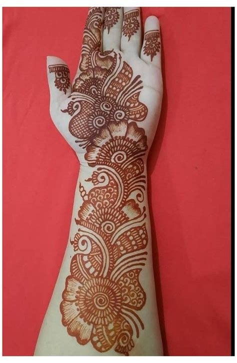 9_Minimalistic Arabic Mehndi Design Ideas For Intimate Weddings