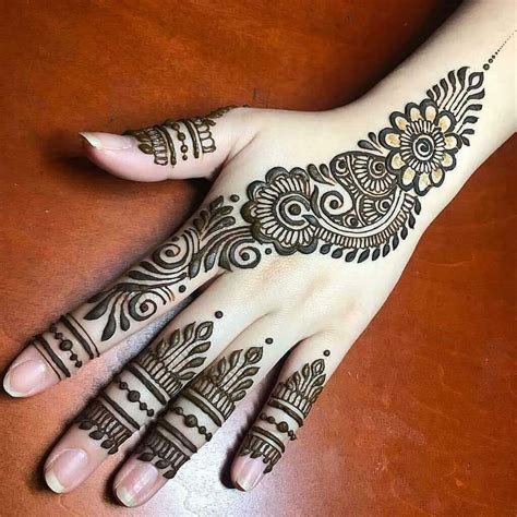 1_20 Alluring Back Hand Mehndi Designs to Try  Fashionterest