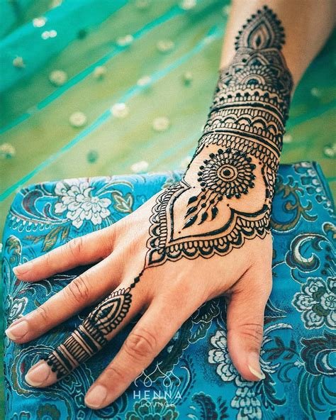 14_Unique Back Hand Mehndi Designs For The Bridesmaids  WedMeGood