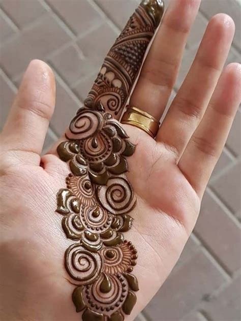 1_Arabic Bail Mehndi Design  Easy Mehndi Designs 2021