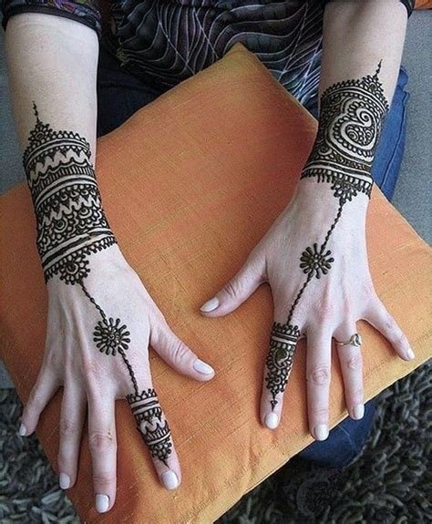 10_Bangle Mehndi Designs  Bangle Style Mehndi Designs For Hand