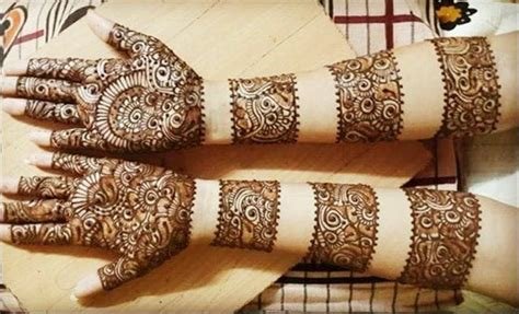 8_A Blend of Modern  Traditional Bangle Mehndi Designs for You