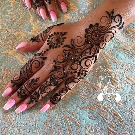 9_30 Simple Mehndi Designs For Hands That Work Wonders For The Bride And