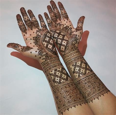 2_Simple Mehndi Design Front 10 EyeCatching Ideas to Make Heads Turn
