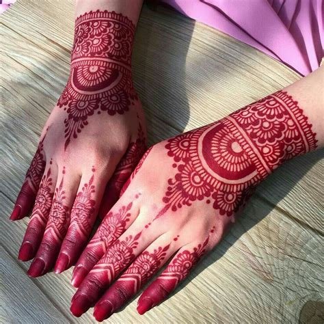 1_Top 10 Fabulous and Easy Black and Red Mehendi designs