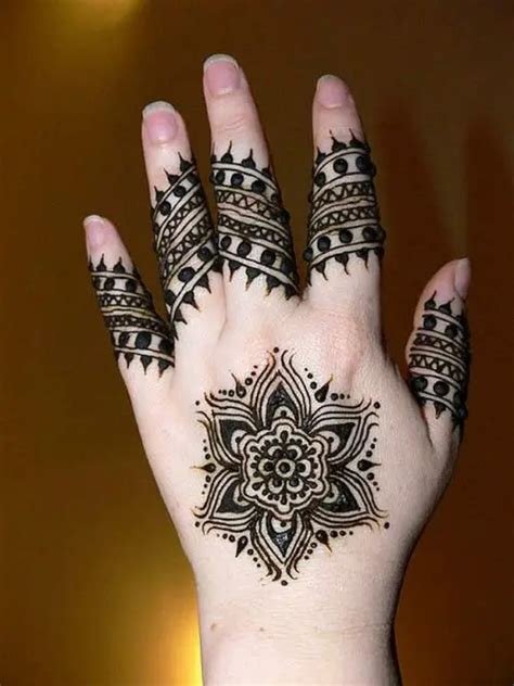 6_10 Black Mehndi Design Inspiration Every BrideToBe Needs to Slay the