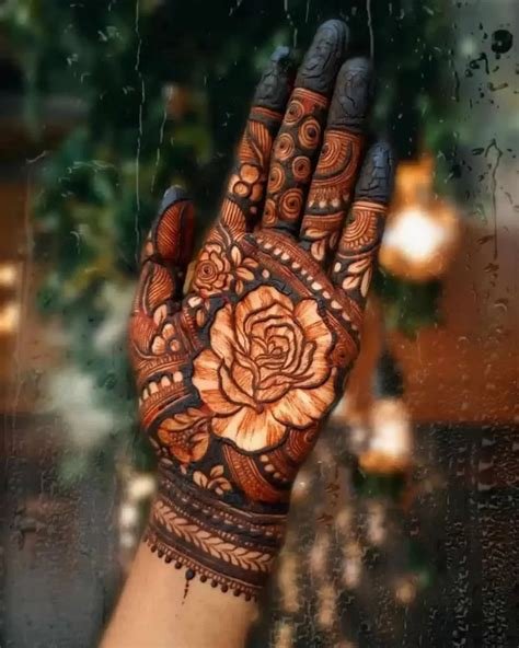 2_New Bold Mehndi Design to Amp Up Your Hand Look