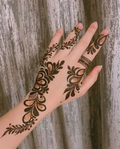 4_125 Front Hand Mehndi Design Ideas To Fall In Love With  Wedbook