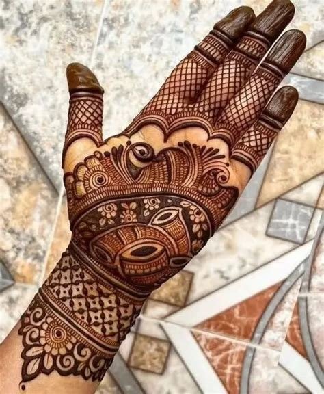 14_70 Gorgeous Back Hand Mehndi Designs That Stole Our Hearts  Pyaari