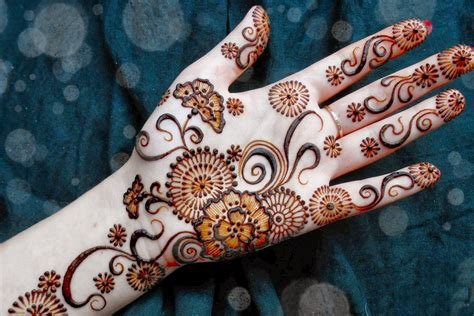 8_60 Beautiful and Easy Henna Mehndi Designs for every occasion