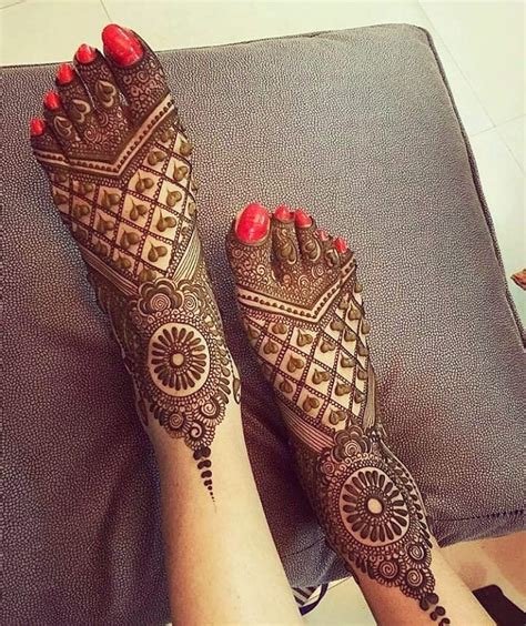 10_1000 Easy Foot Mehndi Designs  Simple Feet Henna Patterns