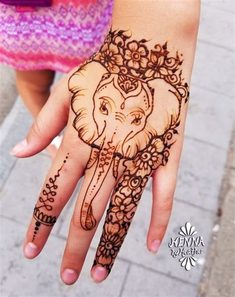 7_10 Elephant Mehndi Design Perfect for the Festive Season