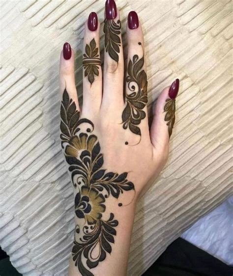 6_Newest And Easy DIY Mehndi Designs For Eid 2021  Glossnglitters